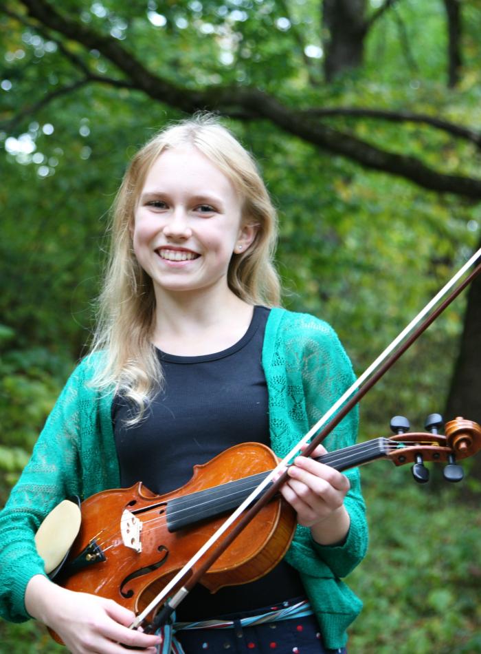 Helmi-Lilja Lindholm